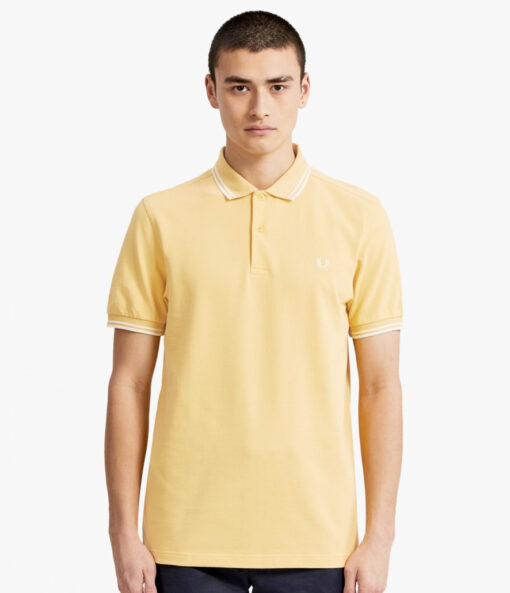 Polo Fred Perry amarillo M3600