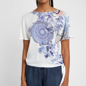 Camiseta estampado floral desigual