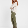Pantalón vaquero bordado floral Desigual