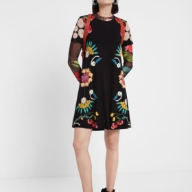 Vestido camisetero floral Desigual