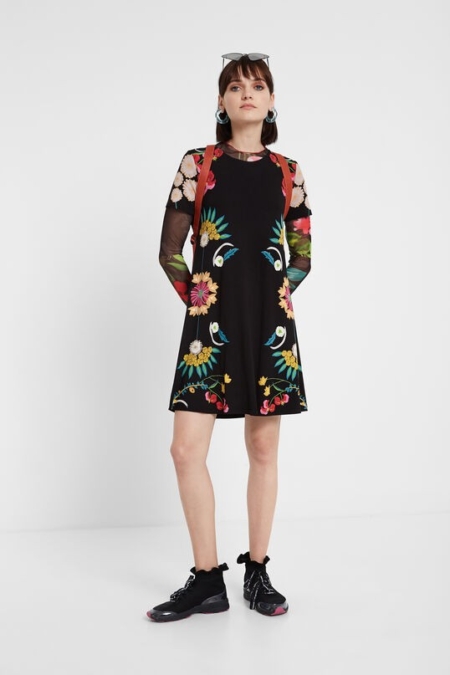 Vestido camisetero floral Desigual