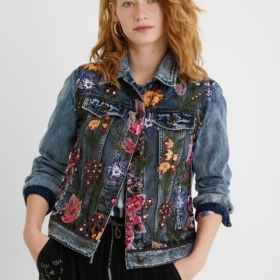 Chaqueta vaquera slim flores