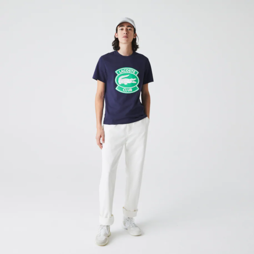 Camiseta de hombre de algodón con insignia Lacoste Club oversized y cuello redondo azul Lacoste