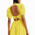 Vestido corto bordado suizo