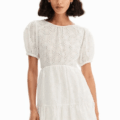 Vestido corto bordado suizo