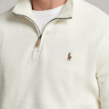 Jersey de hombre crema con el cuello alto