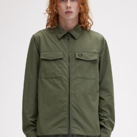 Sobrecamisa con textura y cremallera integral