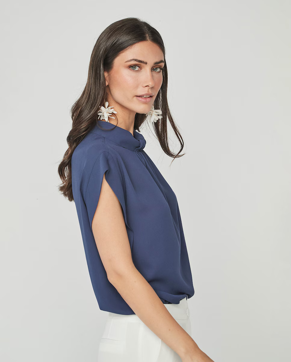 Blusa de mujer sin mangas con frunce en el cuello UNIQUE UNLIMITED