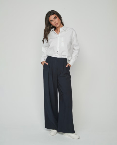 Pantalón ancho de mujer con pinzas en tejido liso UNIQUE UNLIMITED azul marino