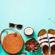 Cómo vestir elegante y fresco este verano sin complicarte