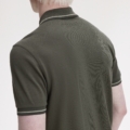 Polo Fred Perry M3600 con ribete de dos franjas