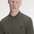 Polo Fred Perry M3600 con ribete de dos franjas