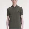 Polo Fred Perry M3600 con ribete de dos franjas