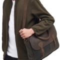 Bolso de ordenador Barbour con hebillas Verde Oliva - imagen 2 Bolso de ordenador Barbour con hebillas Verde Oliva - imagen 2